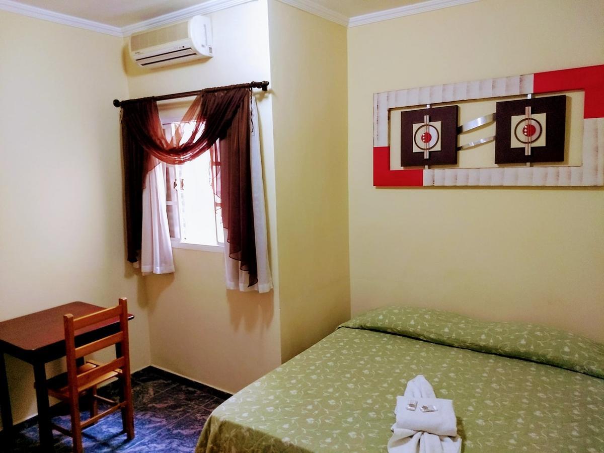 Hotel Telles Hortolândia Buitenkant foto